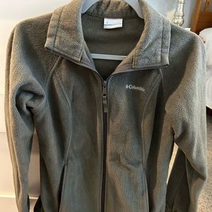 Columbia olive green cozy jacket